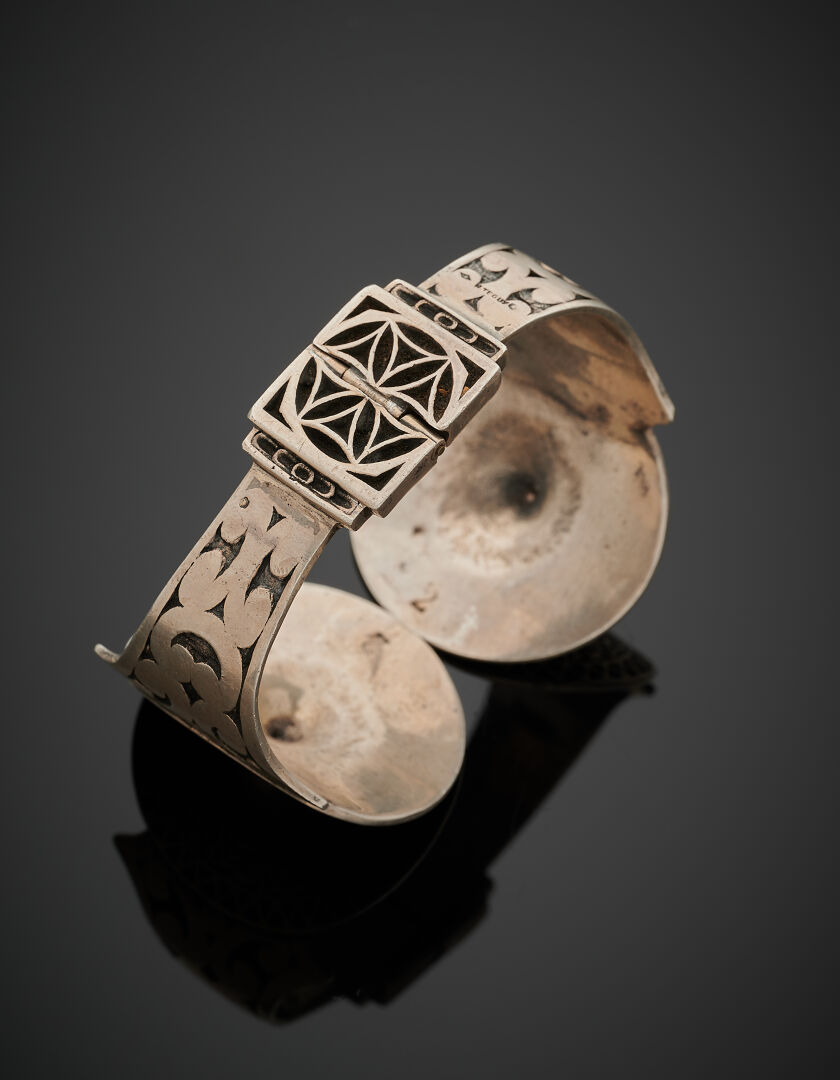 Lot 146 - vente 969 - Ventes du Palais - Bijoux & Montres - 2024-08-10T10:00 3 Lot 146 - vente 969 - Ventes du Palais - Bijoux & Montres - 2024-08-10T10:00 – Image 3